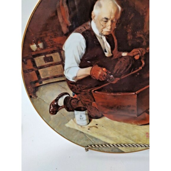 Norman Rockwell Collector's Plate 8 1/2" - "Grandpa's Gift" - Picture 5 of 10